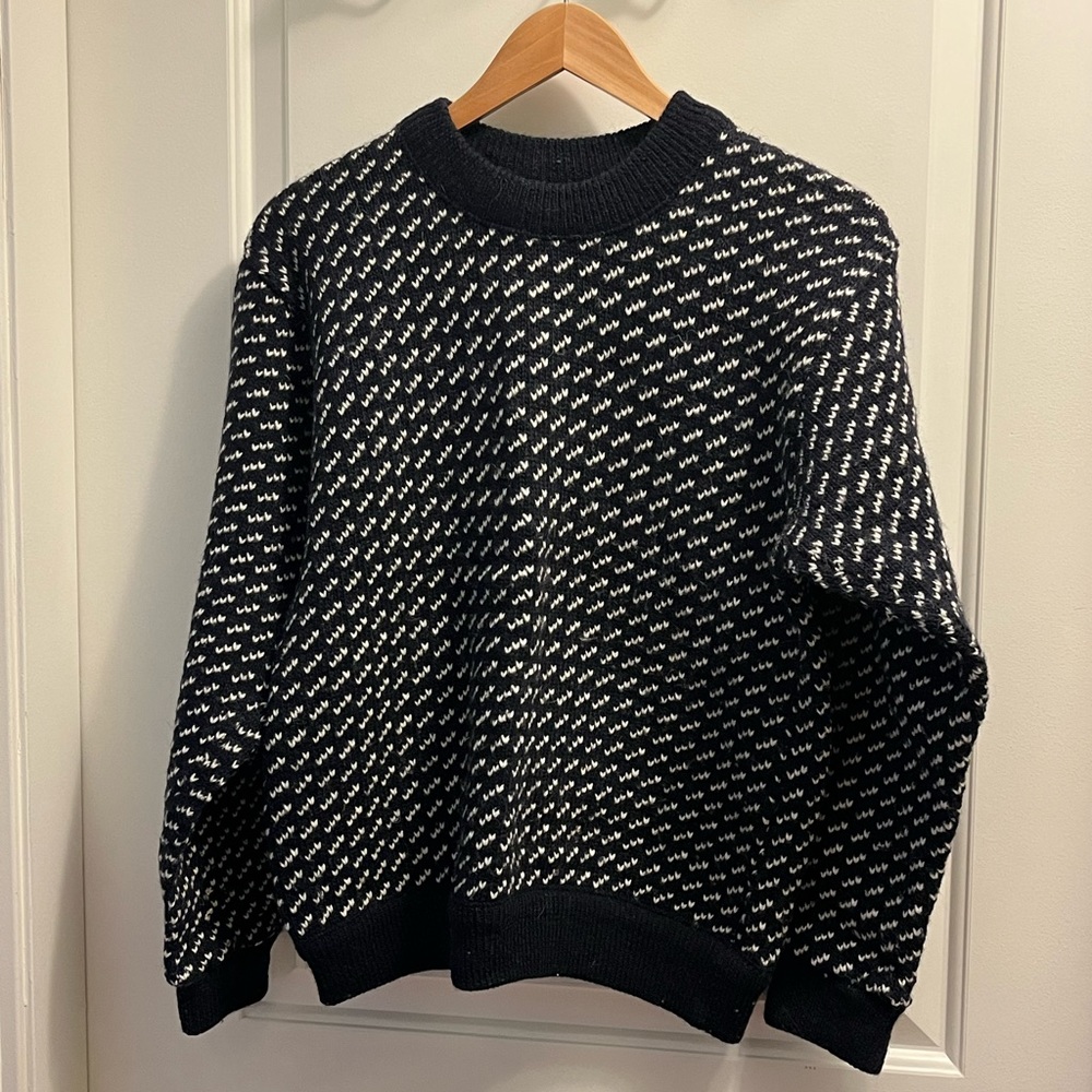Women’s LL Bean Wool Sweater Small Navy